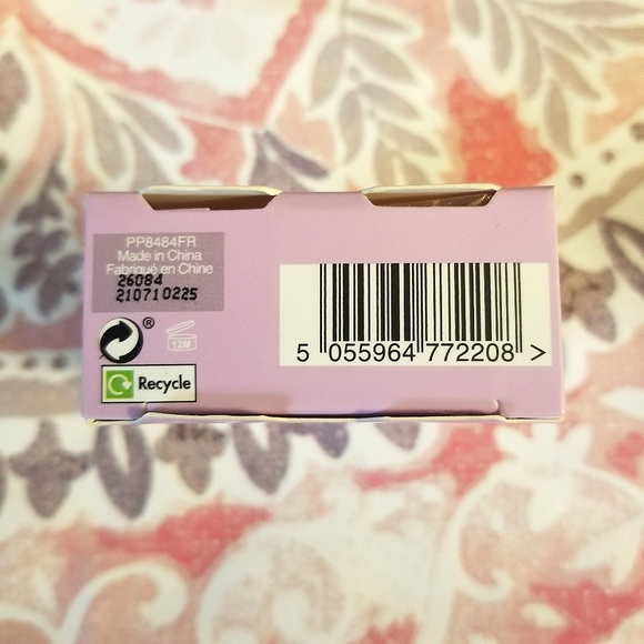 3 Piece Friends The TV Series Bath Body Bar Crystals Loofah Gift Set Bundle NWT - Picture 6 of 7